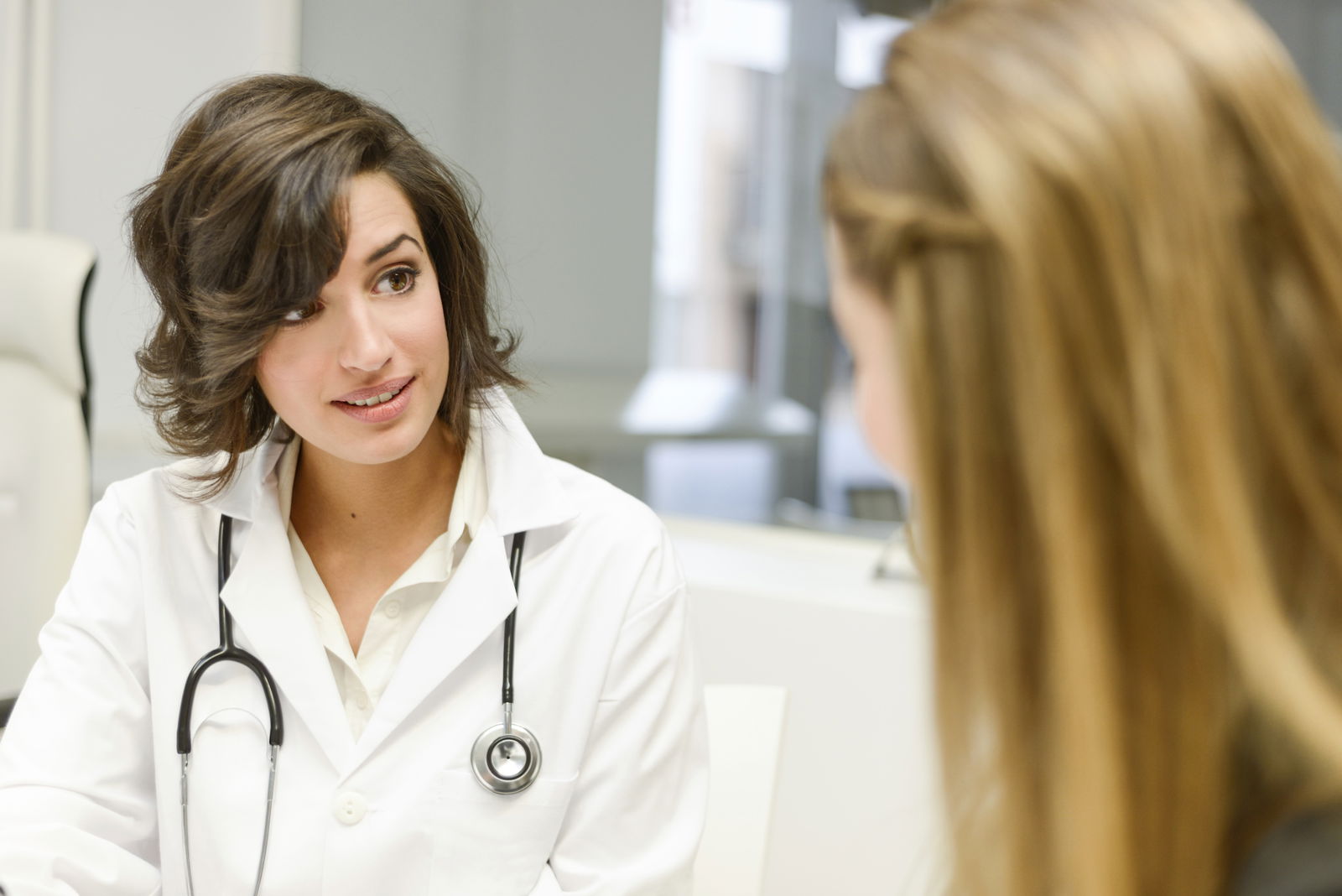 Doctor counseling bell's palsy treatment
